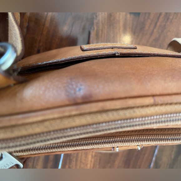 Fossil Tan Leather Crossbody Bag - Picture 10 of 16